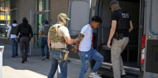 Juez federal prohíbe al gobierno de Trump detener a migrantes en los juzgados Juez federal prohíbe al gobierno de Trump detener a migrantes en los juzgados