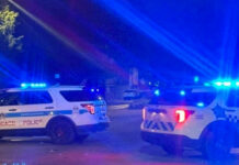 Sujetos abren fuego contra multitud desde una camioneta en Chicago; hay 12 heridos Sujetos abren fuego contra multitud desde una camioneta en Chicago; hay 12 heridos