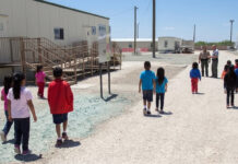 Grupo humanitario busca frenar el traslado y la deportación de 108 niños migrantes Grupo humanitario busca frenar el traslado y la deportación de 108 niños migrantes