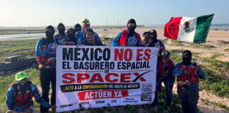 Activistas protestan contra desechos espaciales de SpaceX en playas Mexicanas Activistas protestan contra desechos espaciales de SpaceX en playas Mexicanas