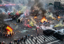 Arde Buenos Aires; reportan batalla campal tras fiasco en la final del Mundial Arde Buenos Aires; reportan batalla campal tras fiasco en la final del Mundial