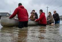 Inundaciones por lluvias provocan evacuaciones, incluidos más de 200 niños en Missouri Inundaciones por lluvias provocan evacuaciones, incluidos más de 200 niños en Missouri