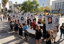 Migrantes marchan en Los Ángeles; exigen justicia por muertes vinculadas al ICE Migrantes marchan en Los Ángeles; exigen justicia por muertes vinculadas al ICE