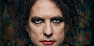 Robert Smith, vocalista de The Cure, arremete contra el show de la final del Mundial Robert Smith, vocalista de The Cure, arremete contra el show de la final del Mundial