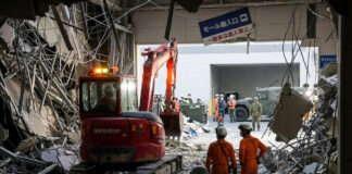 Suman 35 muertos por terremoto en Japón; buscan sobrevivientes entre los escombros Suman 35 muertos por terremoto en Japón; buscan sobrevivientes entre los escombros