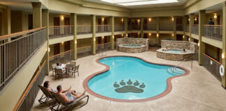Shakopee revoca la licencia del Baymont Hotel tras muertes y amenazas de pandillas Shakopee revoca la licencia del hotel Baymont tras muertes y amenazas de pandillas