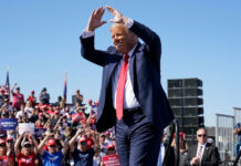 Trump se acredita el regreso al éxito de “YMCA” por usarlo en sus mítines Trump se acredita el regreso al éxito de "YMCA" por usarlo en sus mítines