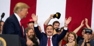 Donald Trump respalda a Mike Lindell para gobernador de Minnesota Donald Trump respalda a Mike Lindell para gobernador de Minnesota