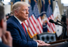 Donald Trump es acusado de publicar foto racista de Barack y Michelle Obama Donald Trump es acusado de publicar foto racista de Barack y Michelle Obama