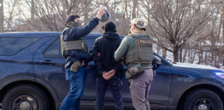 Durante la Operación Metro Surge, ICE arrestó a inmigrantes víctimas de delitos Durante la Operación Metro Surge, ICE arrestó a inmigrantes víctimas de delitos