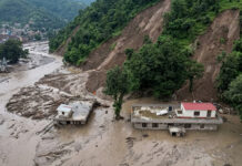 Deslaves en Nepal: más de 157 muertos y 530 desaparecidos, incluidos 384 turistas Deslaves en Nepal: más de 157 muertos y 530 desaparecidos, incluidos 384 turistas