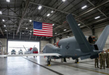 EEUU lanza el “Golpe de Halcón”, primer grupo de trabajo internacional de drones de ataque EEUU lanza el "Golpe de Halcón", primer grupo de trabajo internacional de drones de ataque
