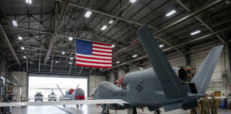 EEUU lanza el “Golpe de Halcón”, primer grupo de trabajo internacional de drones de ataque EEUU lanza el "Golpe de Halcón", primer grupo de trabajo internacional de drones de ataque