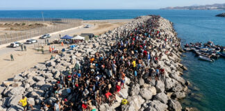 España solicita financiación de emergencia para enfrentar crisis migratoria en Ceuta España solicita financiación de emergencia para enfrentar crisis migratoria en Ceuta