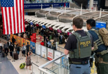 Aeropuertos, los nuevos centros de operaciones de ICE; hacen hasta 40 arrestos diarios Aeropuertos, los nuevos centros de operaciones de ICE; hacen hasta 40 arrestos diarios