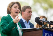 Klobuchar propone crédito para afrontar el aumento de las primas de atención médica Klobuchar propone crédito para afrontar el aumento de las primas de atención médica