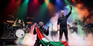 Singapur veta a Massive Attack tras ondear bandera palestina: “Estamos orgullosos” Singapur veta a Massive Attack tras ondear bandera palestina: "Estamos orgullosos"