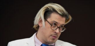 ICE deporta al ultraderechista británico Milo Yiannopoulos; apoyaba a Trump y sus deportaciones ICE deporta al ultraderechista británico Milo Yiannopoulos; apoyaba a Trump y sus deportaciones