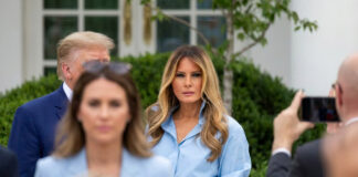 “Escuché que me extrañaron”, Melania Trump reaparece tras un mes fuera del ojo público “Escuché que me extrañaron”, Melania Trump reaparece tras un mes fuera del ojo público