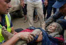 Más de 13 mil agentes participan en labores de rescate de personas sepultadas por lodo en Nepal Más de 13 mil agentes participan en labores de rescate de personas sepultadas por lodo en Nepal
