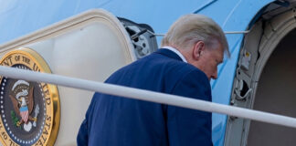 Trump escapa ante amenaza iraní y abandona a periodistas en avión señuelo Dejan a periodistas en avión señuelo; Trump cambia de aeronave ante amenaza de Irán