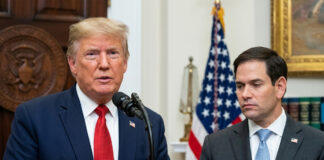 Trump amenaza con enormes consecuencias a países que lancen “salvavidas” a Irán Trump amenaza con enormes consecuencias a países que lancen "salvavidas" a Irán