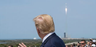 Trump promete “edad de oro” espacial; hasta mil lanzamientos a la Luna y Marte por año Trump promete "edad de oro" espacial; hasta mil lanzamientos a la Luna y Marte por año