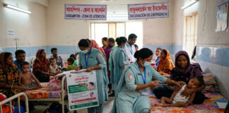 Brote de sarampión en Bangladesh deja casi mil niños muertos; aceleran vacunación Brote de sarampión en Bangladesh deja casi mil niños muertos; aceleran vacunación