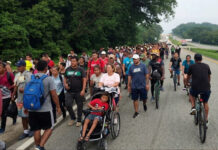 EEUU advierte a caravana migrante que intenta cruzar de Honduras a Guatemala EEUU advierte a caravana migrante que intenta cruzar de Honduras a Guatemala