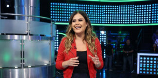 Mariana Echeverría habría dado shows a narcos, durante su etapa en “Guerra de Chistes” Mariana Echeverría habría dado shows a narcos, durante su etapa en "Guerra de Chistes"