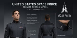 Trump devela uniforme de Fuerza Espacial; las redes lo comparan con traje nazi Trump devela uniforme de Fuerza Espacial; las redes lo comparan con traje nazi