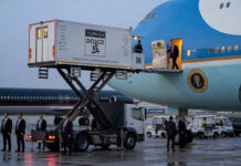 Documental sobre el avión señuelo de Trump para burlar amenaza iraní llega a Netflix Documental sobre el avión señuelo de Trump para burlar amenaza iraní llega a Netflix