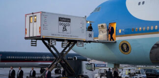 Documental sobre el avión señuelo de Trump para burlar amenaza iraní llega a Netflix Documental sobre el avión señuelo de Trump para burlar amenaza iraní llega a Netflix