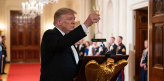 Donald Trump desvía discurso ante Xi Jinping; presume el nuevo salón de baile Donald Trump desvía discurso ante Xi Jinping; presume el nuevo salón de baile