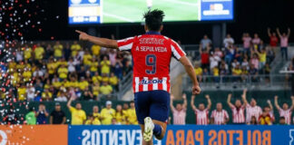 Chivas le gana al América con doblete de Ángel Sepúlveda; el Clásico Nacional en Oakland Chivas le gana al América con doblete de Ángel Sepúlveda; el Clásico Nacional en Oakland