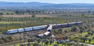 64 fallecidos en choque de trenes en España; Rey Felipe VI lamenta el “terrible accidente” 64 fallecidos en choque de trenes en España; Rey Felipe VI lamenta el "terrible accidente"