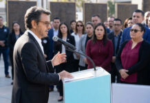 Eugenio Derbez dice que la comunidad latina en EEUU está siendo intimidada para no votar Eugenio Derbez dice que la comunidad latina en EEUU está siendo intimidada para no votar