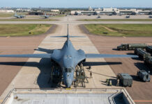 EEUU retira sus bombarderos de la base británica Fairford, blanco de ataque terrorista EEUU retira sus bombarderos de la base británica Fairford, blanco de ataque terrorista