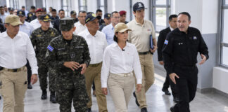 Fujimori visita megacárcel CECOT en El Salvador; elogia modelo de seguridad de Bukele Fujimori visita megacárcel CECOT en El Salvador; elogia modelo de seguridad de Bukele
