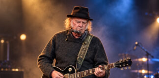 Neil Young demanda al equipo de Trump por 10 mdd, por usar una de sus canciones Neil Young demanda al equipo de Trump por 10 mdd, por usar una de sus canciones