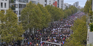 Nueva jornada de protestas entre fuerte despliegue policial en Francia; 135 personas detenidas Nueva jornada de protestas entre fuerte despliegue policial en Francia; 135 personas detenidas